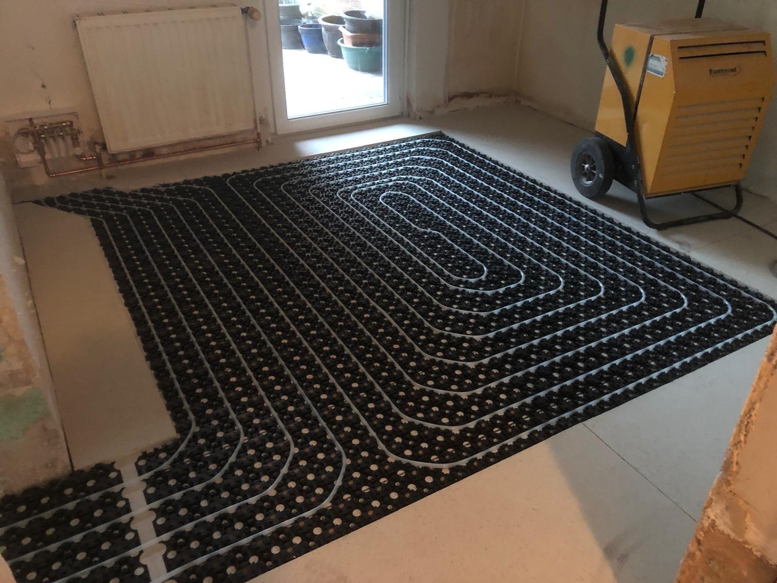 Vorbereiteter Bodenaufbau vor dem Estrich